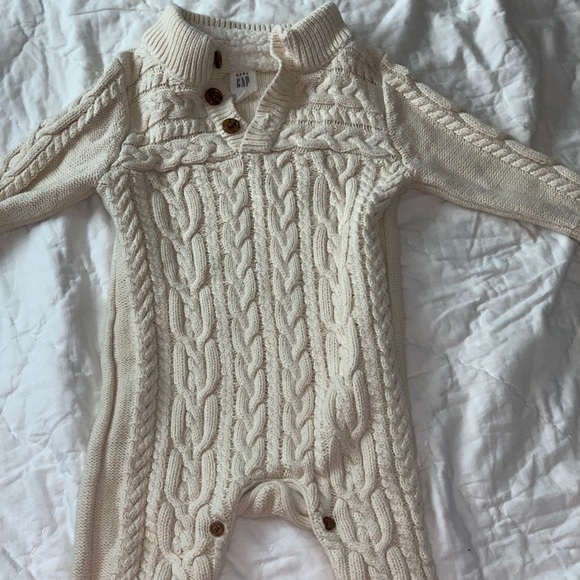 Baby gap one piece - Picture 1 of 3